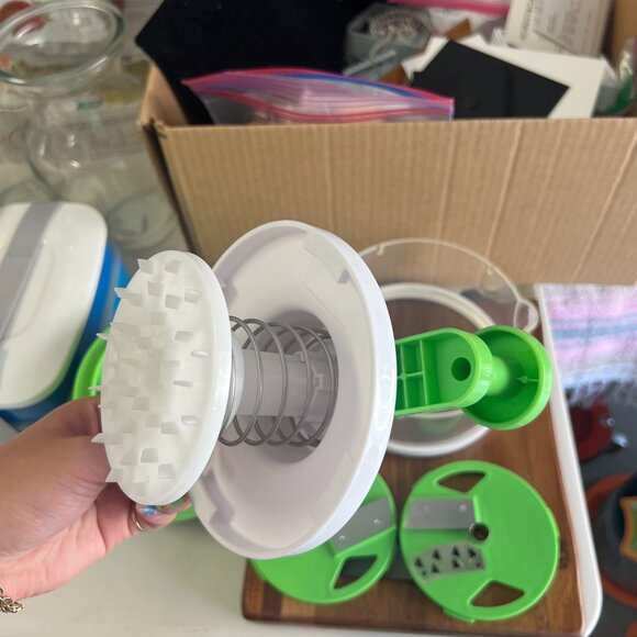 Multi-functional Manual Vegetable Food Cutting Hand Chopper Plastic with Graters - Picture 8 of 10